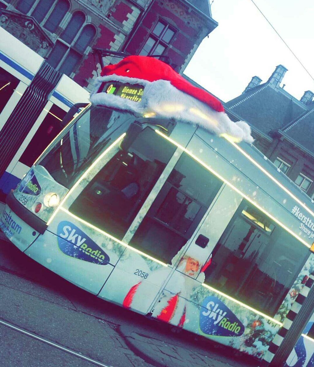 It's beginning to look alot like Xmas🎅! heel leuk gedaan!! #kersttram <a href="/skyradio/">Tim Cameron</a> @GVB_actueel <a href="/kersttram/">Kersttram</a>