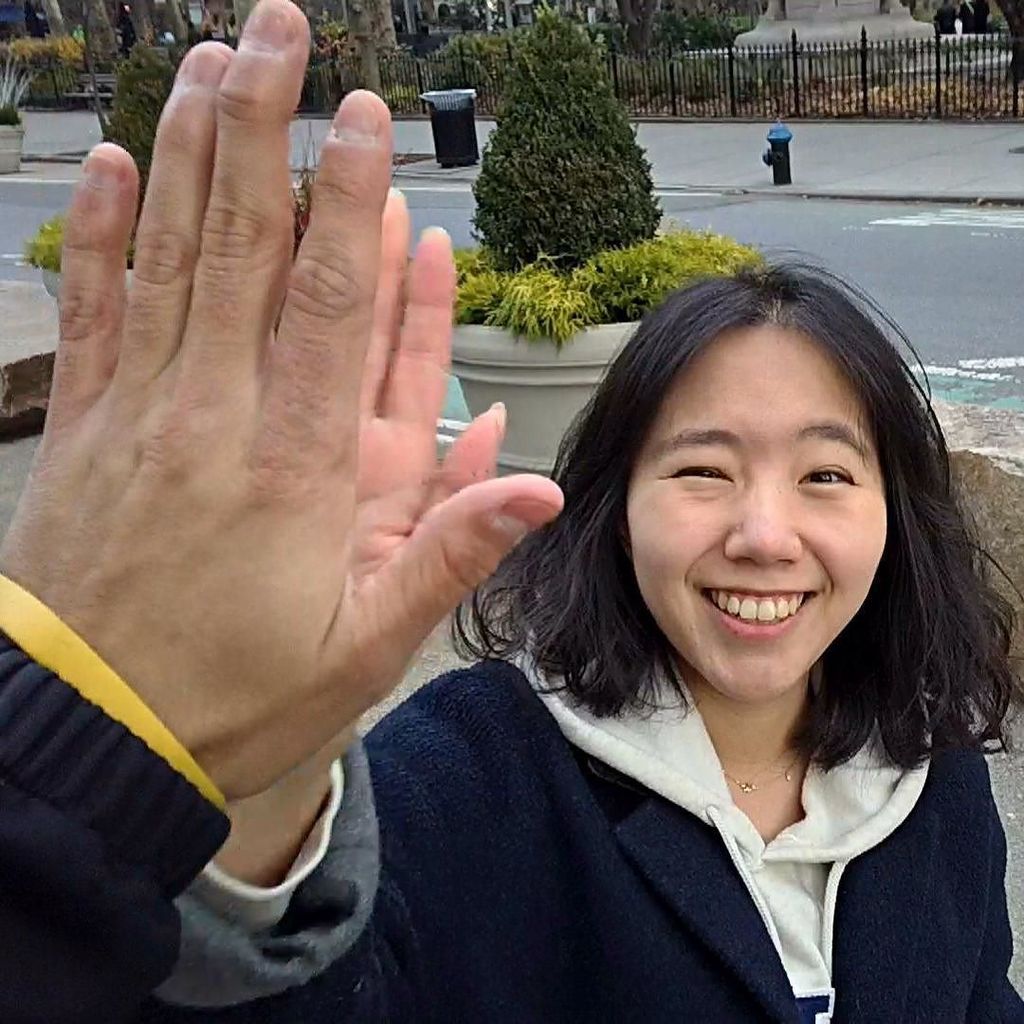 FUNPOV's tweet photo. #highfives4peace #NYC #people #street https://t.co/62k05BTBqo https://t.co/Po2DpTqPRV