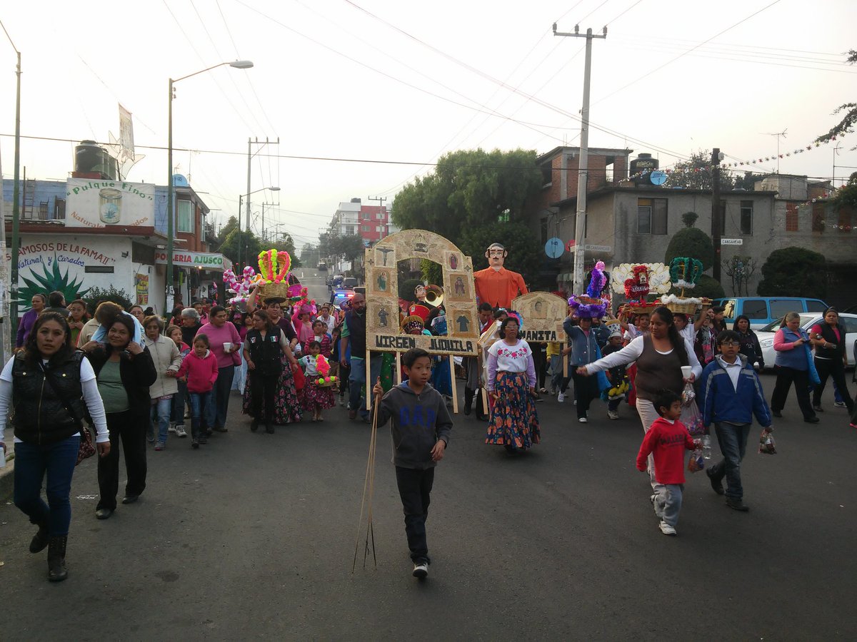 ArmandoReyes_18's tweet photo. Un año mas festejando a nuestra virgen de #Juquila en Pedregal de San Nicolas Tlalpan #TradicionMx https://t.co/biGyGVA02V