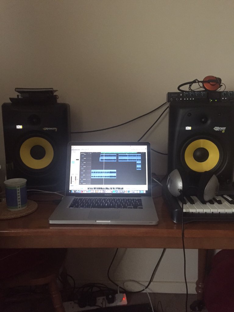 Seagz_'s tweet photo. Standard Sunday session! #chasingcadence #newmusic https://t.co/PieIxhW4rb