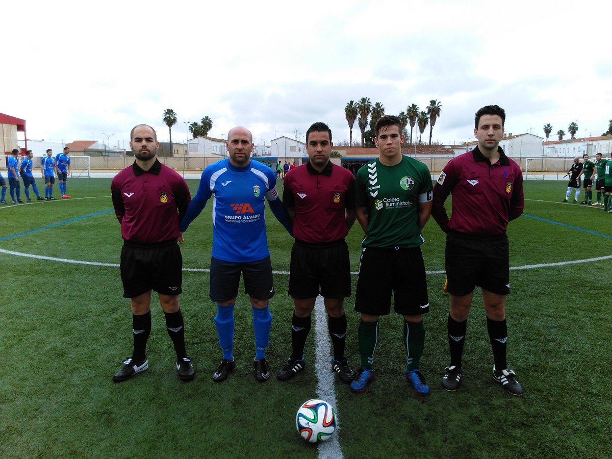 CdGevora's tweet photo. Comienza el @EF_PdelaCalzada 0-0 CDG. https://t.co/iwtV6RiPph