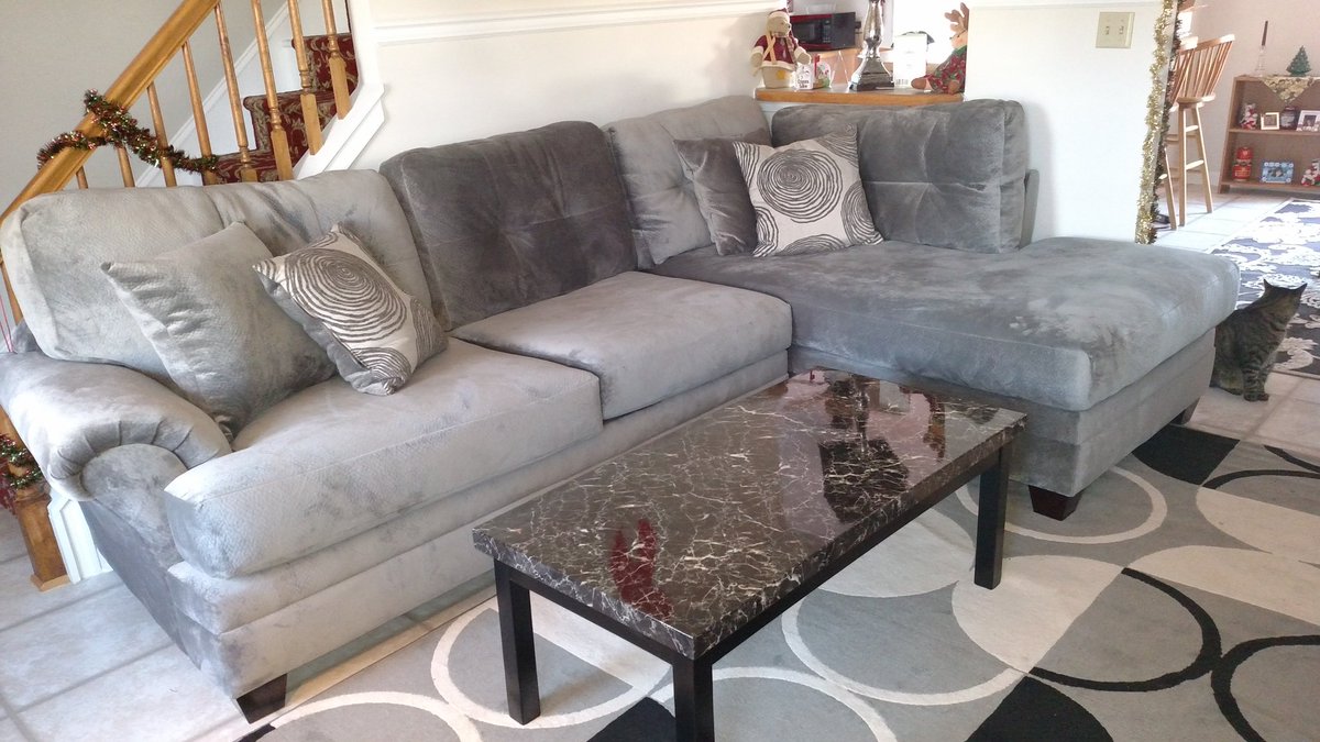 genest_lib's tweet photo. Perfect living room couch! So comfy! #myASF https://t.co/5p778tsdx7