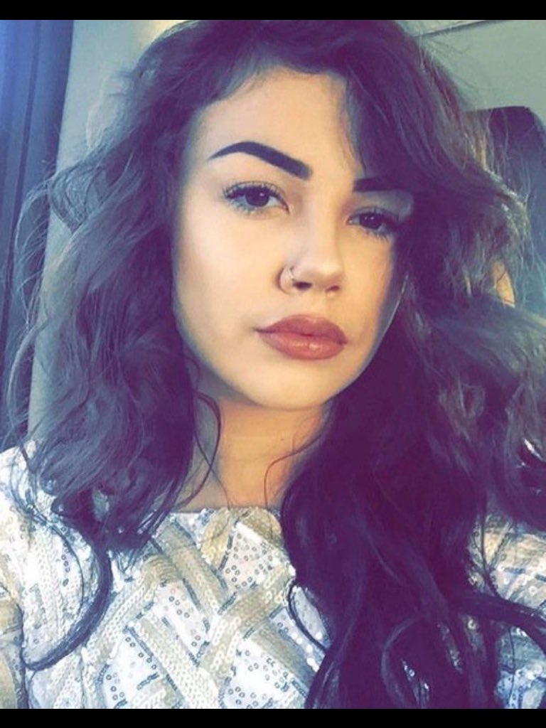 fans_calum5sos's tweet photo. RT for the boys or fave for Arzaylea the trash can https://t.co/APCk8lLWjy