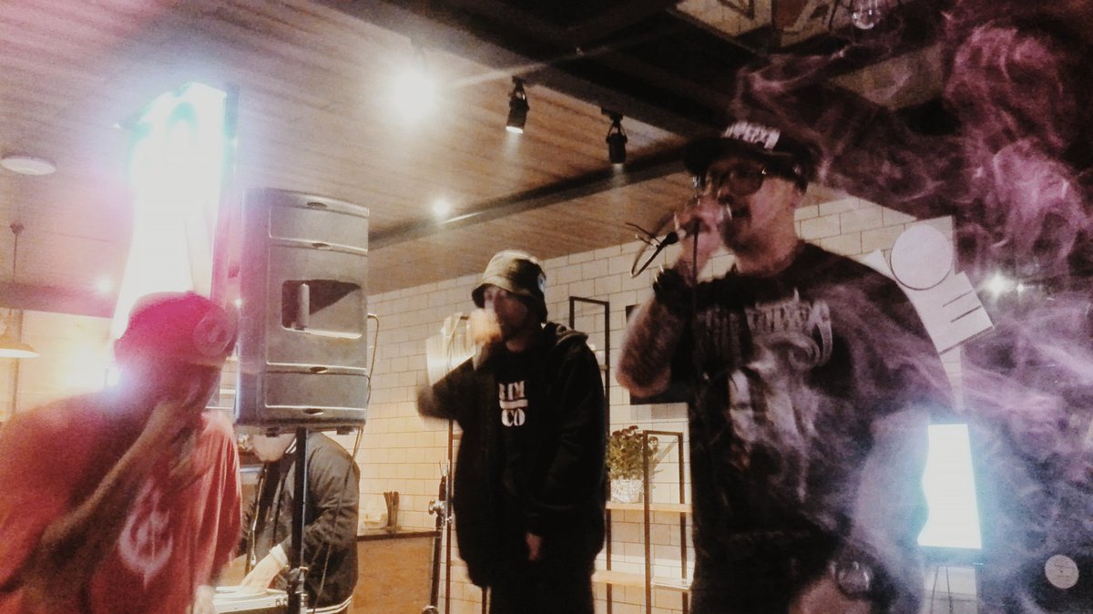 Malam ini <a href="/EYEFEELSIX/">EYEFEELSIX</a>, besok besok mah mudah mudahan Bars of Death ikut datang ka sukabumi :D