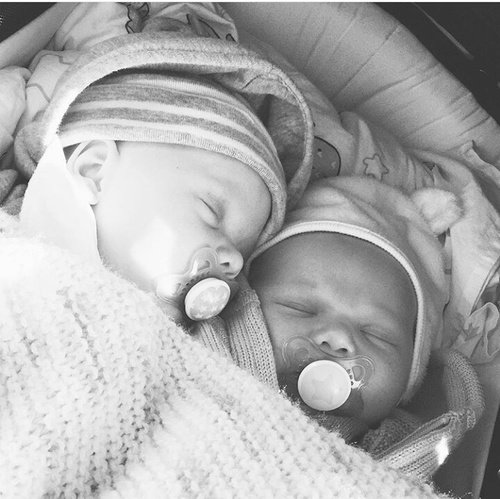 Jensen (@tinycasbaby) on Twitter photo 