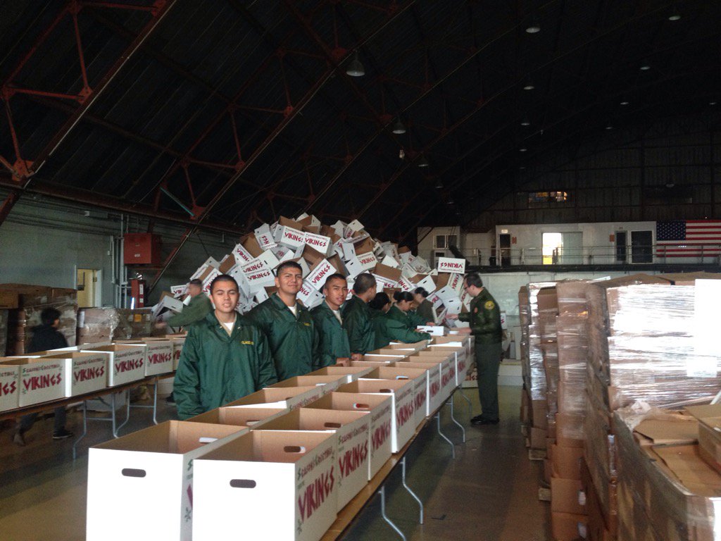 sbLASD's tweet photo. East LA sheriff explorers at the Viking Charity food basket -  Santa Monica @LASDHQ https://t.co/KxP915lCyU