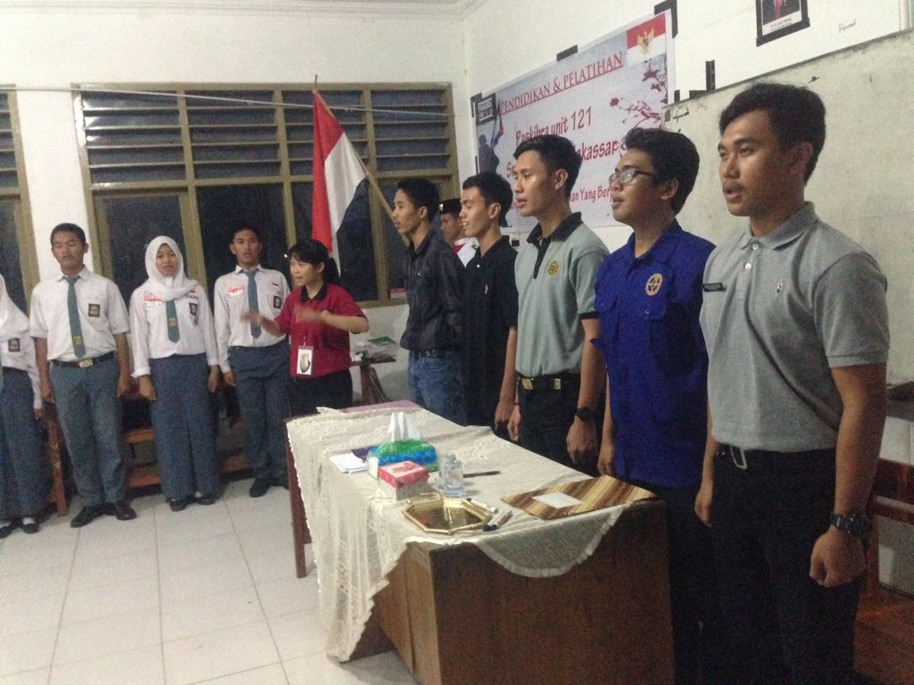 PaskibraSmadas's tweet photo. 20 Desember 2015 || Upacara Penutupan Diklat Paskibra Unit 121 https://t.co/7xRGQu9snA