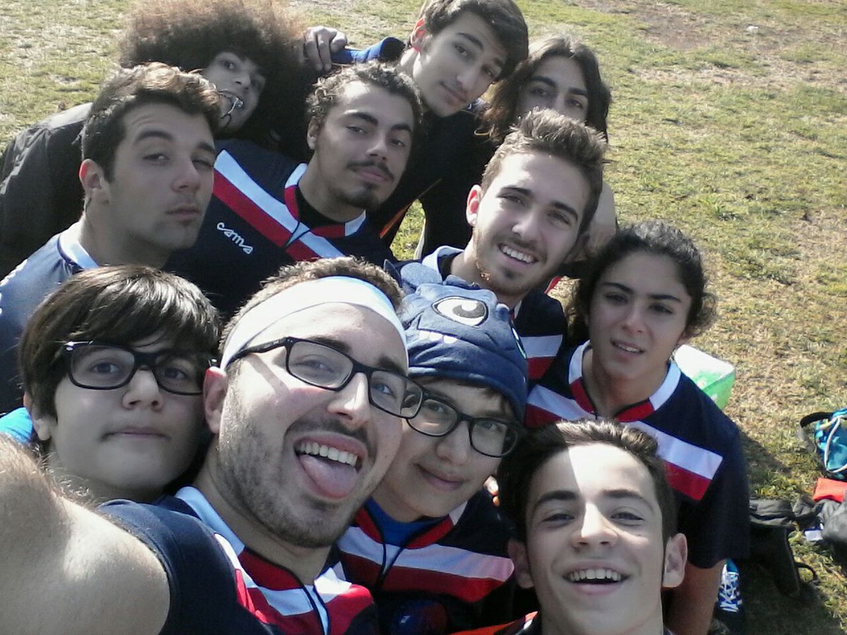 LevanteQB's tweet photo. Ultimo allenamento domenicale del #Duemilaquidditch in attesa del 3° Torneo del Tacco
#ForzaLevante #SelfieLevante https://t.co/DEXH5T5tmk