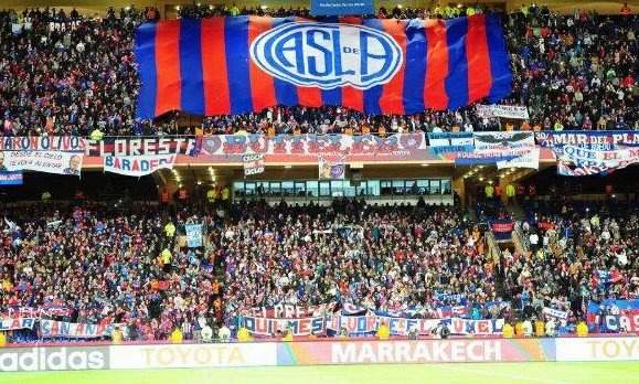 SanLorenzo's tweet photo. Hace un año, como ayer, como hoy. En las buenas, en las malas; en las difíciles. Siempre, junto a #SanLorenzo. https://t.co/9Hhw1gcvGg