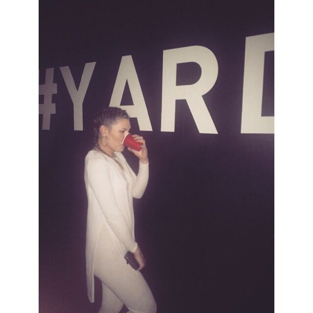 Samjustakiss's tweet photo. About last night || @yard  CHRISTMAS PARTY 🎉 w/ holy_helly @_mah_g_ @sircianos @ Showcase Paris https://t.co/CxEK3fbCEr
