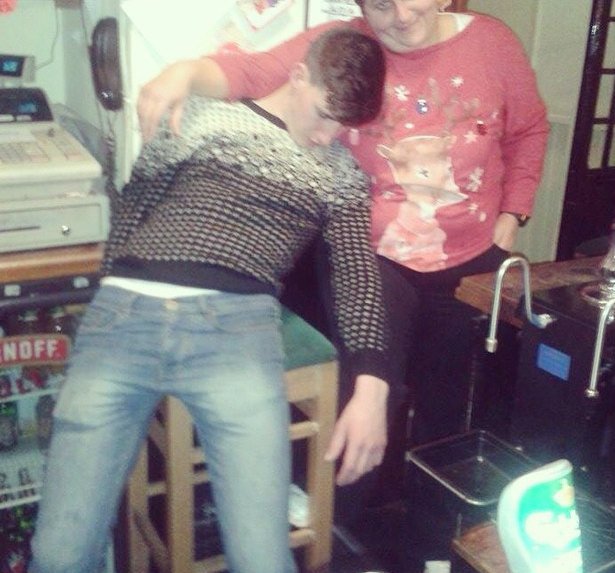 RossFrame1's tweet photo. This week end marks 1 year since the frame 3 day bender of 2014... @griiiiff @Matt_Spencaa @Luke46gethin #brokenman https://t.co/69YDLNtFga