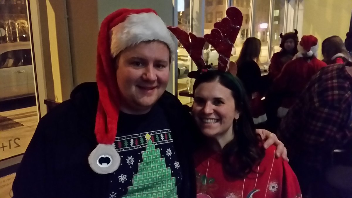 JenZ_Atkinson's tweet photo. Merry Christmas from the Atkinsons! #SANTACON2015 https://t.co/VtCGiceGwp