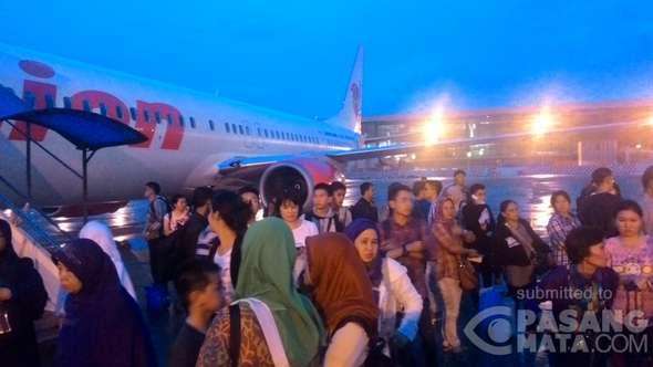 Lion Air Delay 6 Jam, Penumpang Sempat Diturunkan karena AC Mati de.tk/VkKvSX
