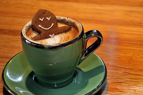 FuzzyBeare's tweet photo. @BBCocoBear Are you eating every gingerbread man you see? I'm drowning mine in hot chocolate. Happy Holidays! https://t.co/CPSKgv7eCA