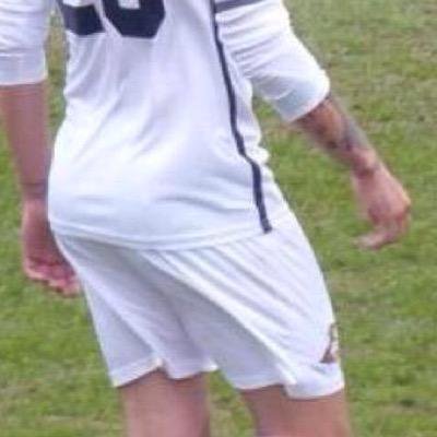 HowBlueMetGreen's tweet photo. #50ShadesOfLouisAss
I'm laughing what the hell

#VideoMTV2015 One Direction https://t.co/SIc71LHtzM