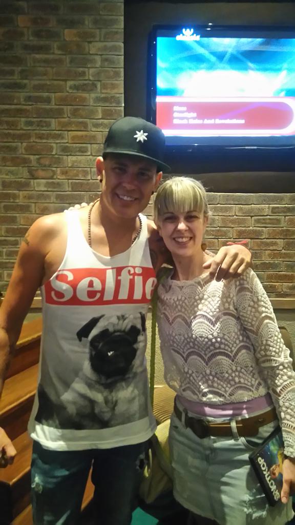 juaneburger's tweet photo. Lekker #JOL saam met @Snotkop_Henning by #Mosselbaai @Bravofees gewees!! Sien weer in #Hartenbos! ✋ #Aweh #SoosNBoss https://t.co/uwqMVm1Wbv