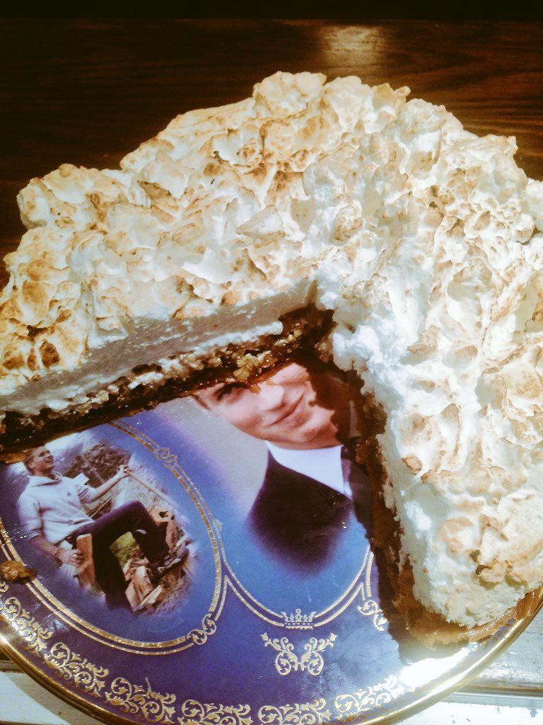 Royal Pie! #Christmas #meringue #williamitwasreallynothing
