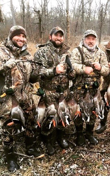matt_swinger's tweet photo. ...hold...hold..Kill'm boys!!! #habitatflats #greenheads #timberhole https://t.co/lte5PCLzyC