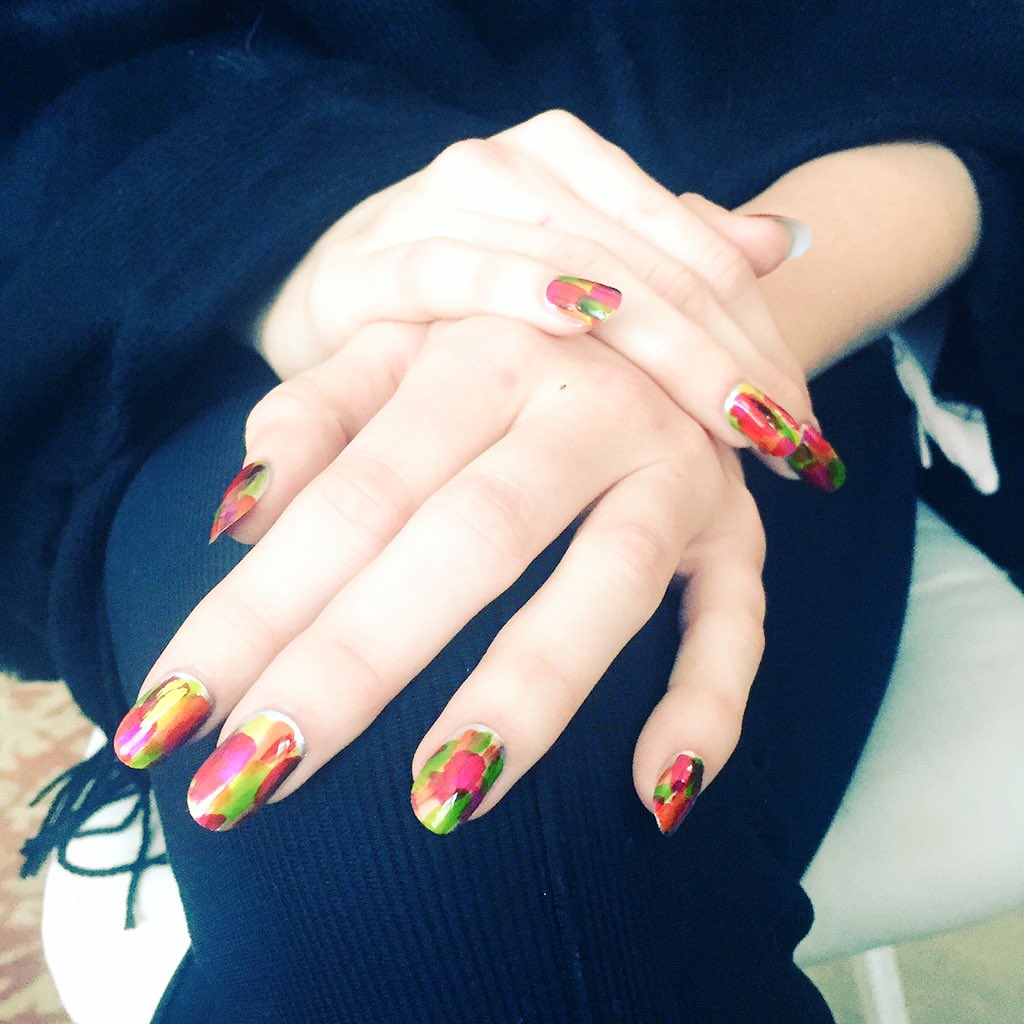 ENAIDEE501's tweet photo. #BTS 📸 A 💦 of 🎨 using @OPI_PRODUCTS #colorpaints on set #nailsmag #nailpro #opi #onset #chicagoshoot #nailprodigy https://t.co/l3OzdK7S50