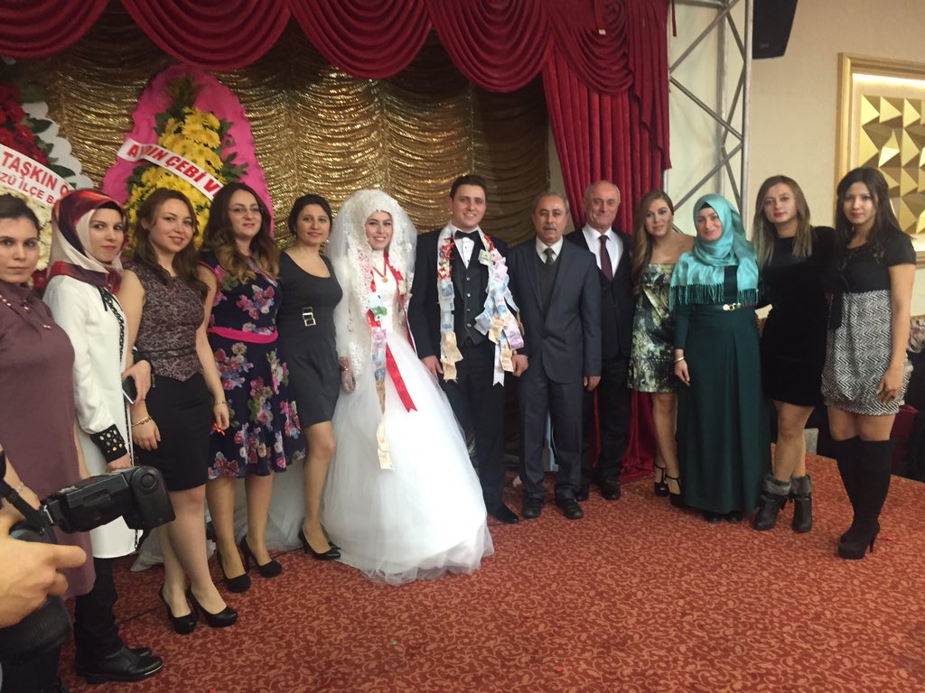 devaegitim's tweet photo. Edebiyat Hocamız Selin Avcı'ya DevAilesi olarak mutluluklar diliyoruz👰🏼👏🏻   #devaegitim https://t.co/INUPtuBLaU