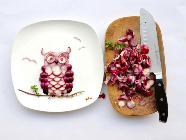 chatgsiti's tweet photo. Malaysian artist/architect, Hong Yi plays with her food: https://t.co/xTzWK0ivpn