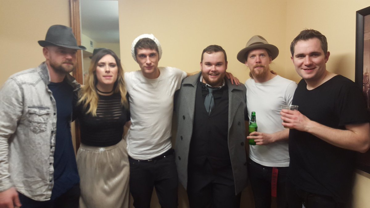 RealDeanJacob's tweet photo. Was a pleasure to perform for #walkingoncars and #hermititchgreen  back down for Hoizer on Monday should be fun!! https://t.co/V2nqWccymY