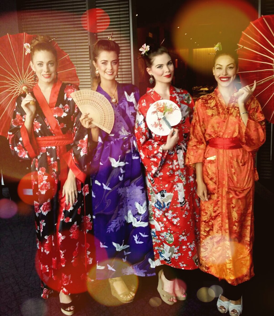 Our hostesses tonight #corporate #models4events @CatherineAmdur