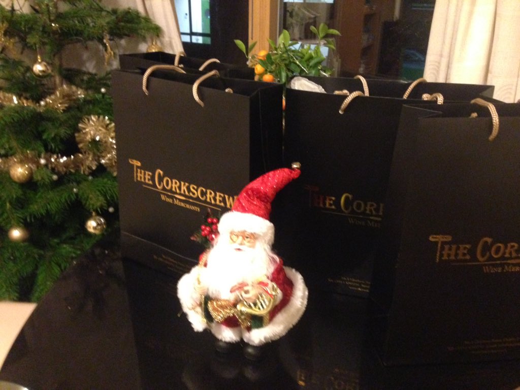 shawrichy1's tweet photo. There's my Xmas shopping done, what to get everyone else now?! cheers to the lads in @corkscrewnation top notch. https://t.co/R9vKpSUulc