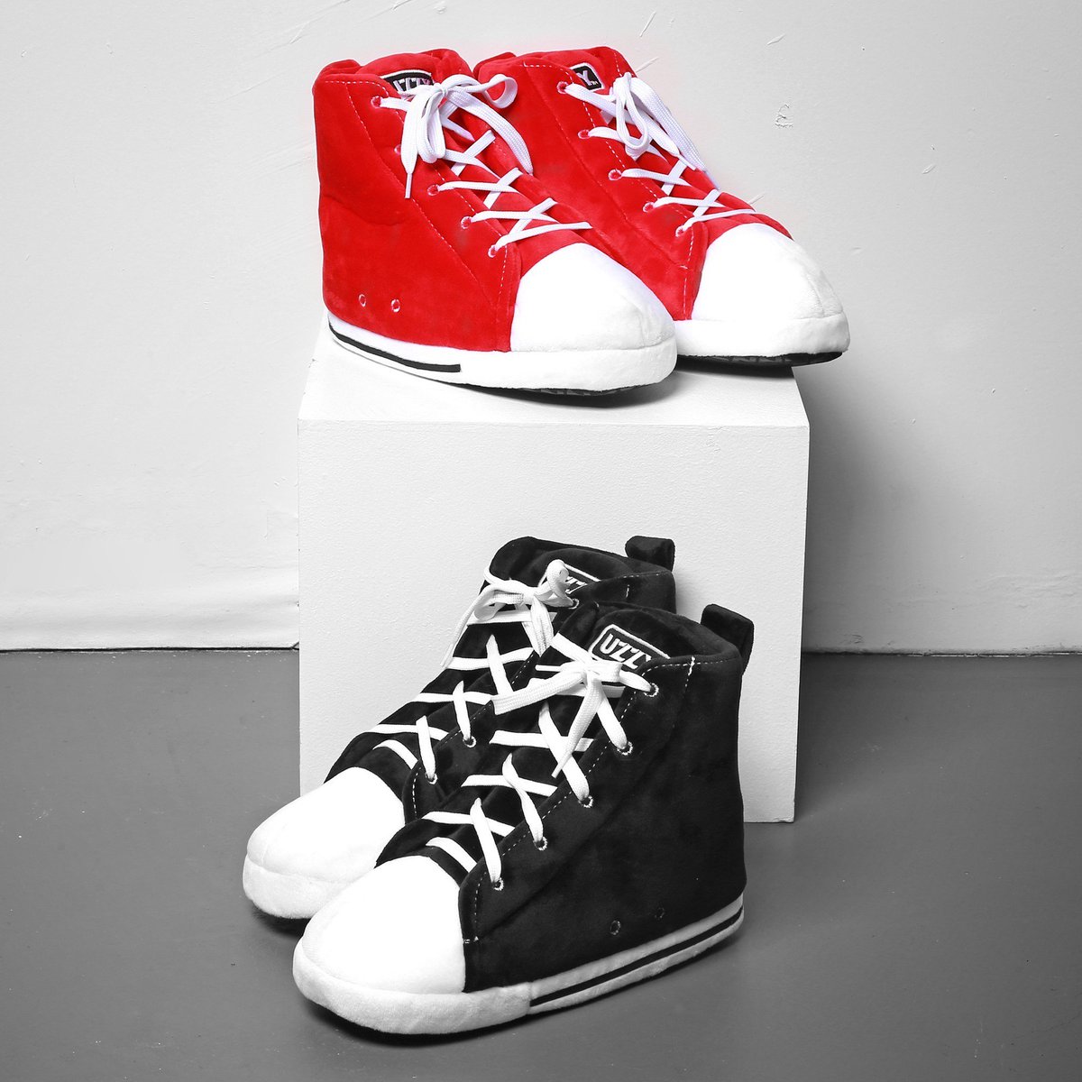 chuck taylor all star denim love low top