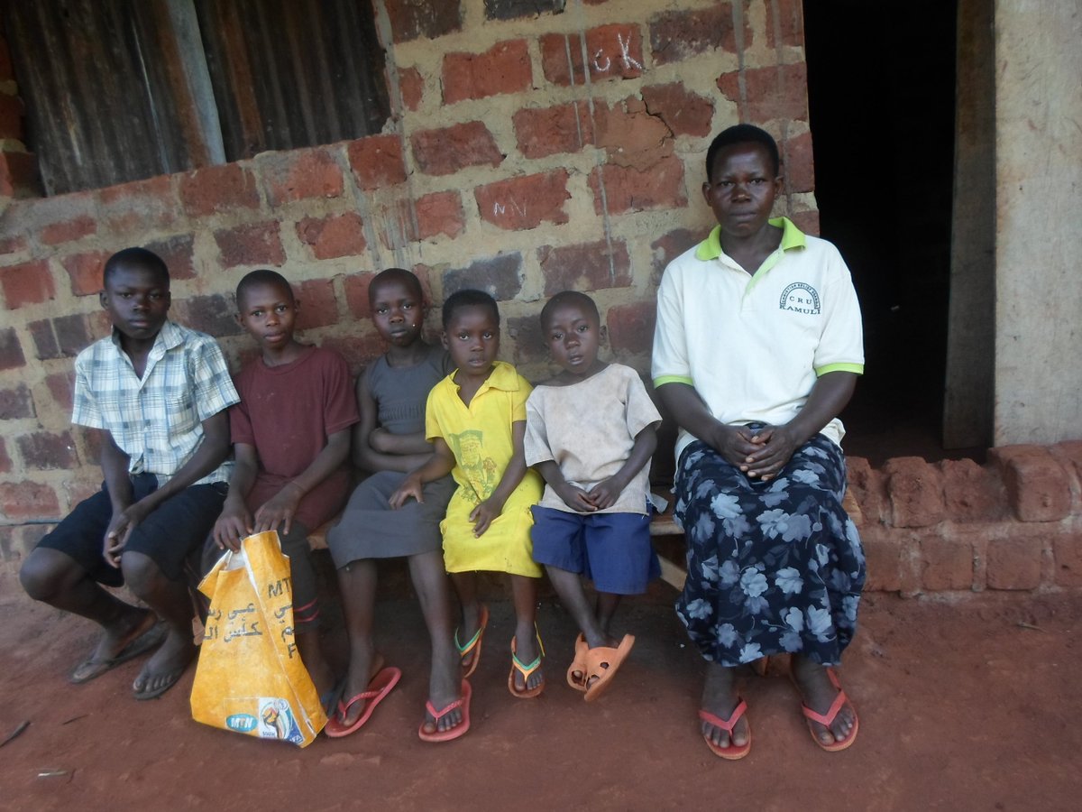 WidowsCenter's tweet photo. The #burden of supporting the #orphans is one of the many challenges that #widows have to carry everyday! https://t.co/8JykVZtrue