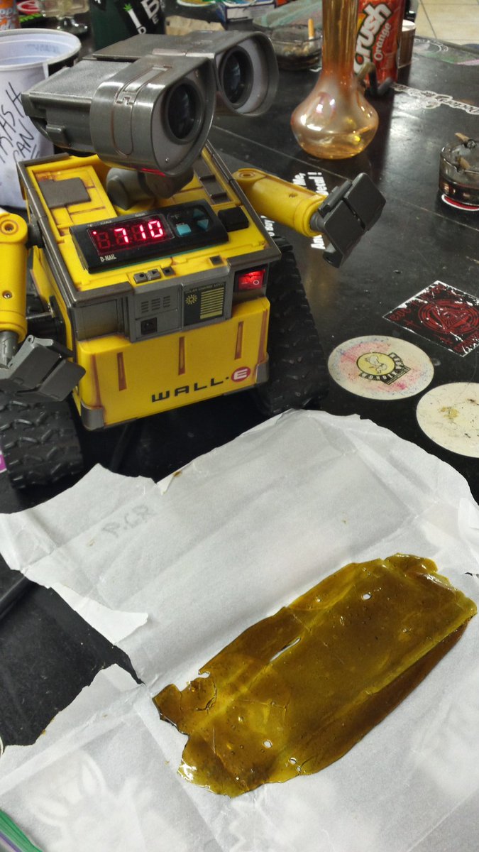 LittleTreeWeed's tweet photo. Dabbing at the #BlackTable
#iBakeDenver 6125 Washington st. Denver CO 80216 https://t.co/BfOtvKeUhC https://t.co/xqVYO2Pyn5