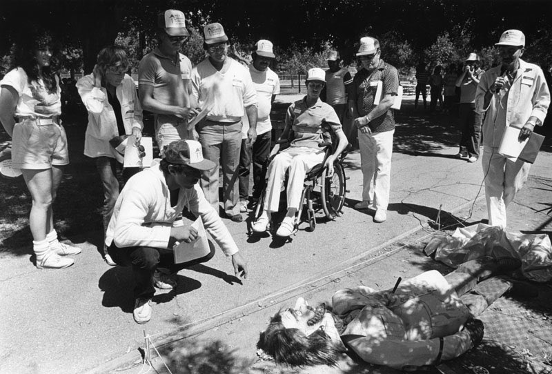Reseda park amateur detective club working on solving the murder of a jogger corpse dummy, 1985 🔪