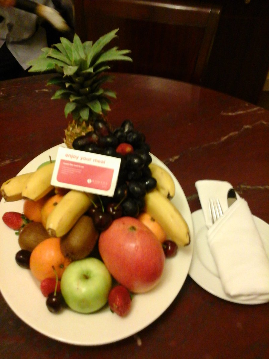 IYafeer's tweet photo. Ramada hotel &amp;suites dammam standar fruits plate https://t.co/DvfIKbpIW9