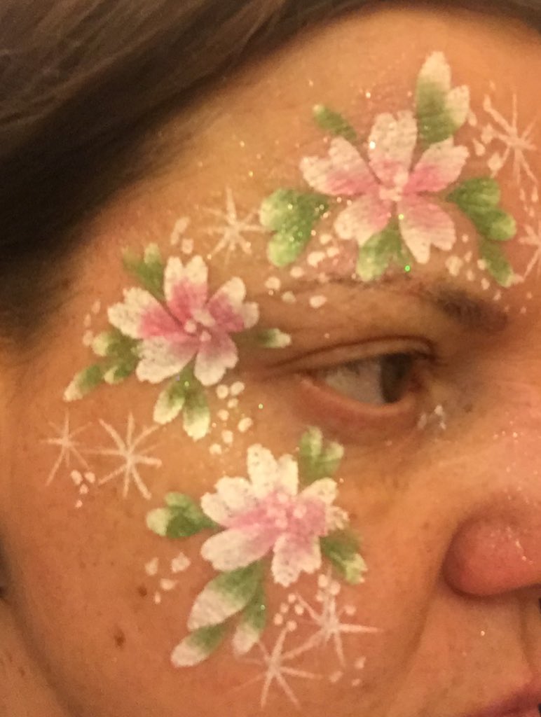 createfacepaint's tweet photo. More #facepainting at @WintervilleLDN this w-e come n join us 4 the final celebration from tmrw till Wednesday 🎄❄️☃😍 https://t.co/a9JXpfZL0t