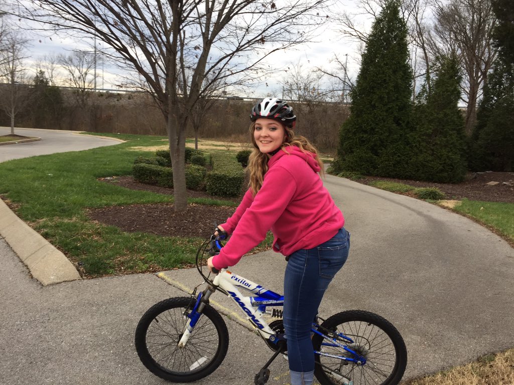 cma26's tweet photo. We decided to ride! #LVYGAmazing https://t.co/TjqaVZgmuc
