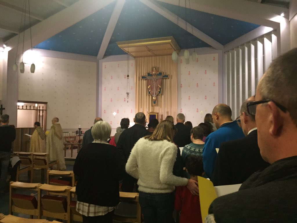 AscensionAllSS's tweet photo. Full Church for tonight's Festival of Lessons and Carols at Ascension with All Saints https://t.co/4HriBjWkM0