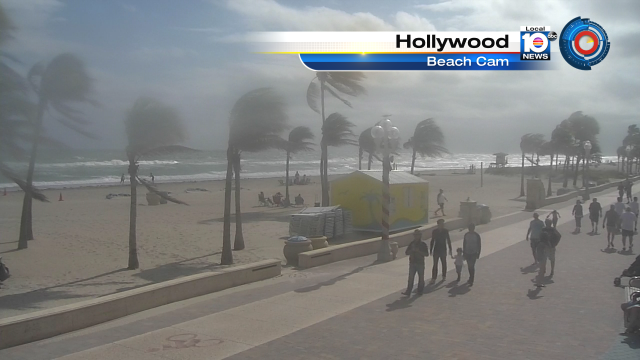 SOME SUNSHINE - peaking through the blanket of clouds over Hollywood Beach. Get out there and enjoy this weather! https://t.co/98hE7ABtko