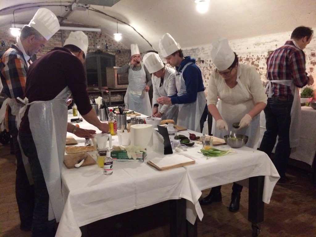 forteiland's tweet photo. Laatste #fortroyale van 2015. Smartbites, warme choco, open haard en lekker eten #forteiland @pbnteam https://t.co/EQSuehcWk8