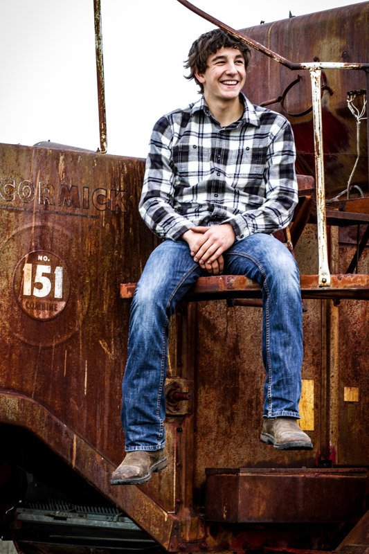 UImages's tweet image. Happy is easy to see......
#senior #highschool #lastyear #portrait #happiness #fun #goodtimes #smile #haveagreatday