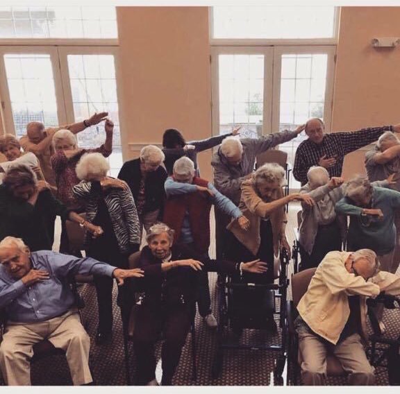 FunniestTrends's tweet photo. When you was suppose to die but you make it to another Christmas https://t.co/6EAcvAoo25
