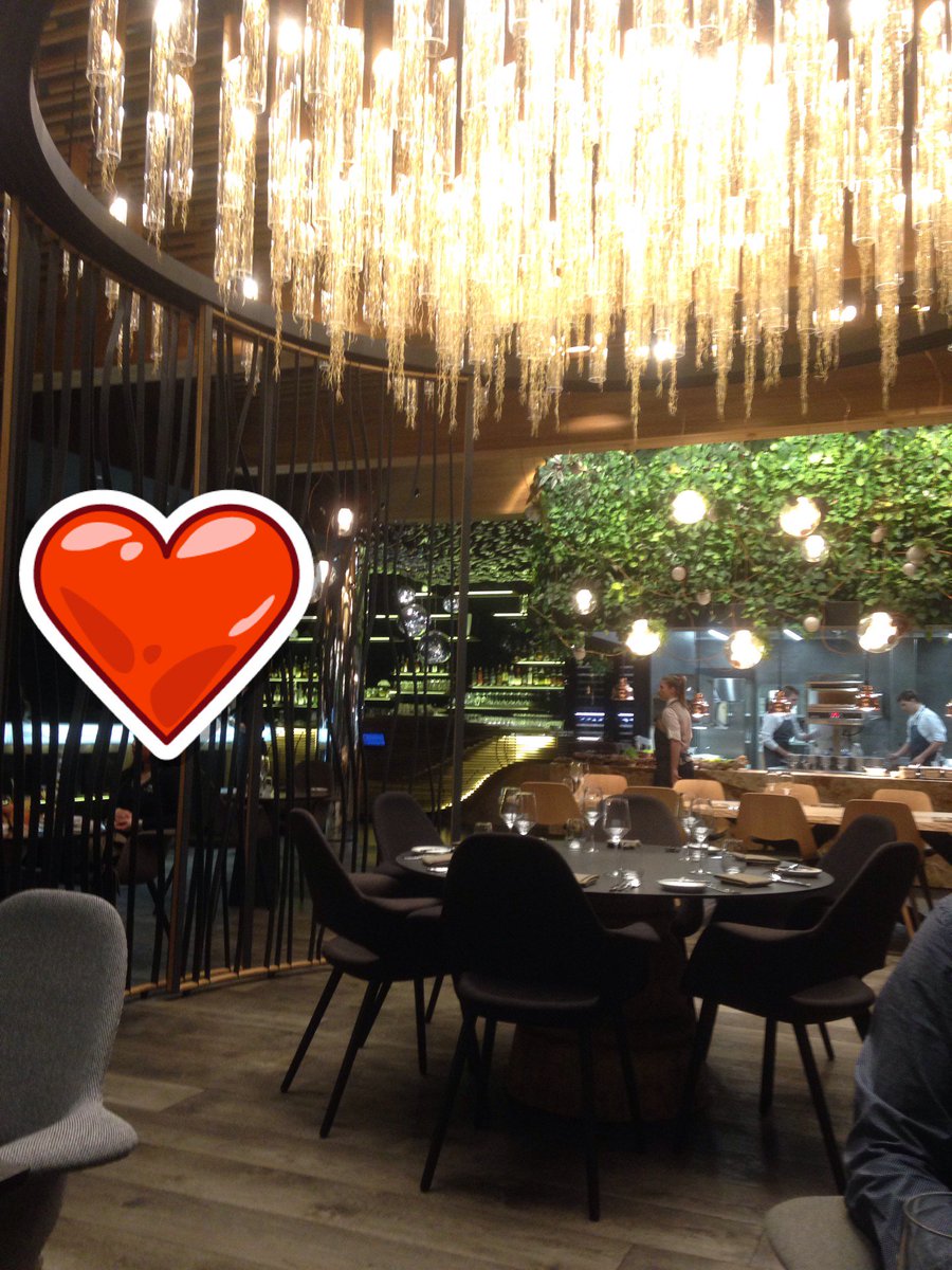 Zuzanka's tweet photo. Nemuzu se dockat jidla, uz ted to tady miluju! (@ ENTREE RESTAURANT in Olomouc, Olomoucký) https://t.co/u5XR6yS3Xs https://t.co/PYbaVoogqW