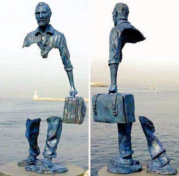 FlzDag's tweet photo. Yaşadıkları yeri terketmek zorunda kalanların içlerinde oluşan doldurulamaz boşluk. Bruno Catalano'dan https://t.co/8VwbYNTsu8