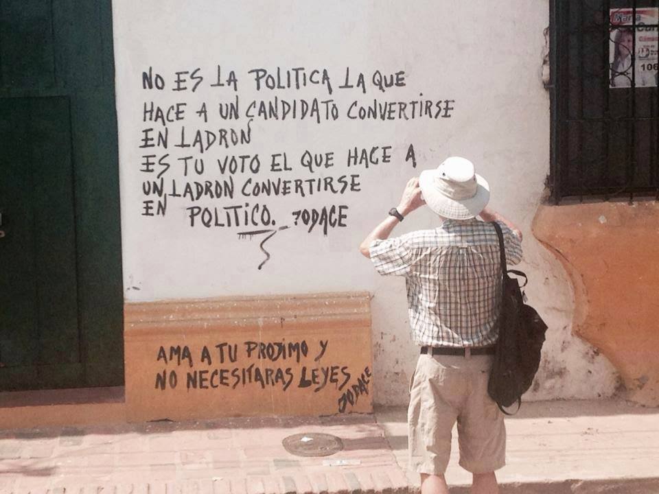 No es la política la que hace a un candidato ladrón, es tu voto el que hace convertirse un ladrón en político.