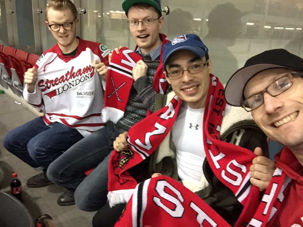 edfordham's tweet image. All present and correct @StreathamHockey @im_so_childish @funkydudechris #JackBack cheering ringside