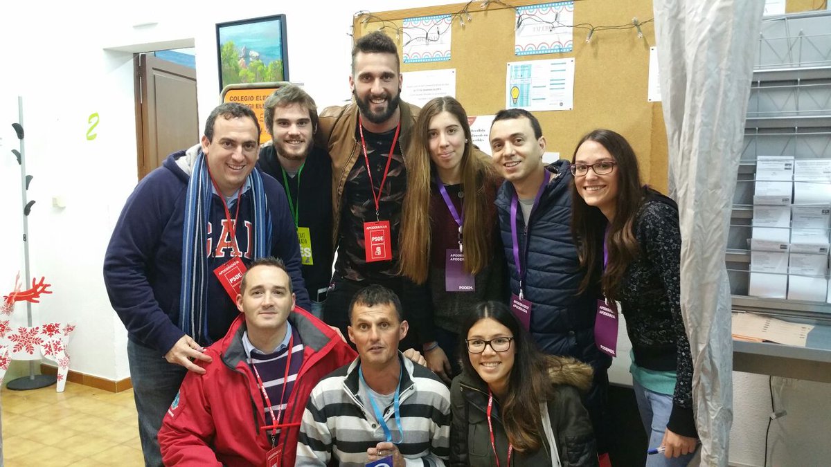 hila's tweet photo. #ColorPSOE en Palma #PSOE20D https://t.co/KipmqnSM2o