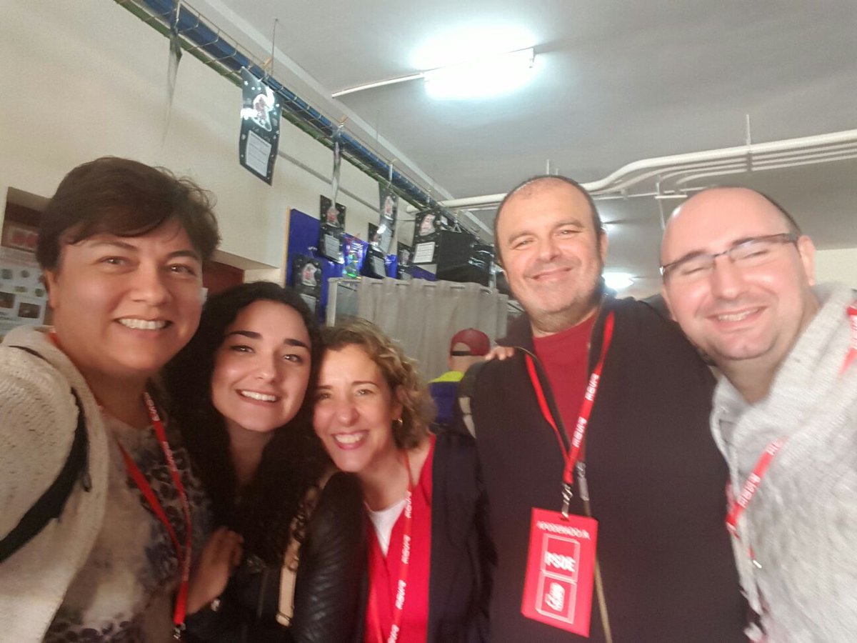 hila's tweet photo. #ColorPSOE en Palma #PSOE20D https://t.co/KipmqnSM2o