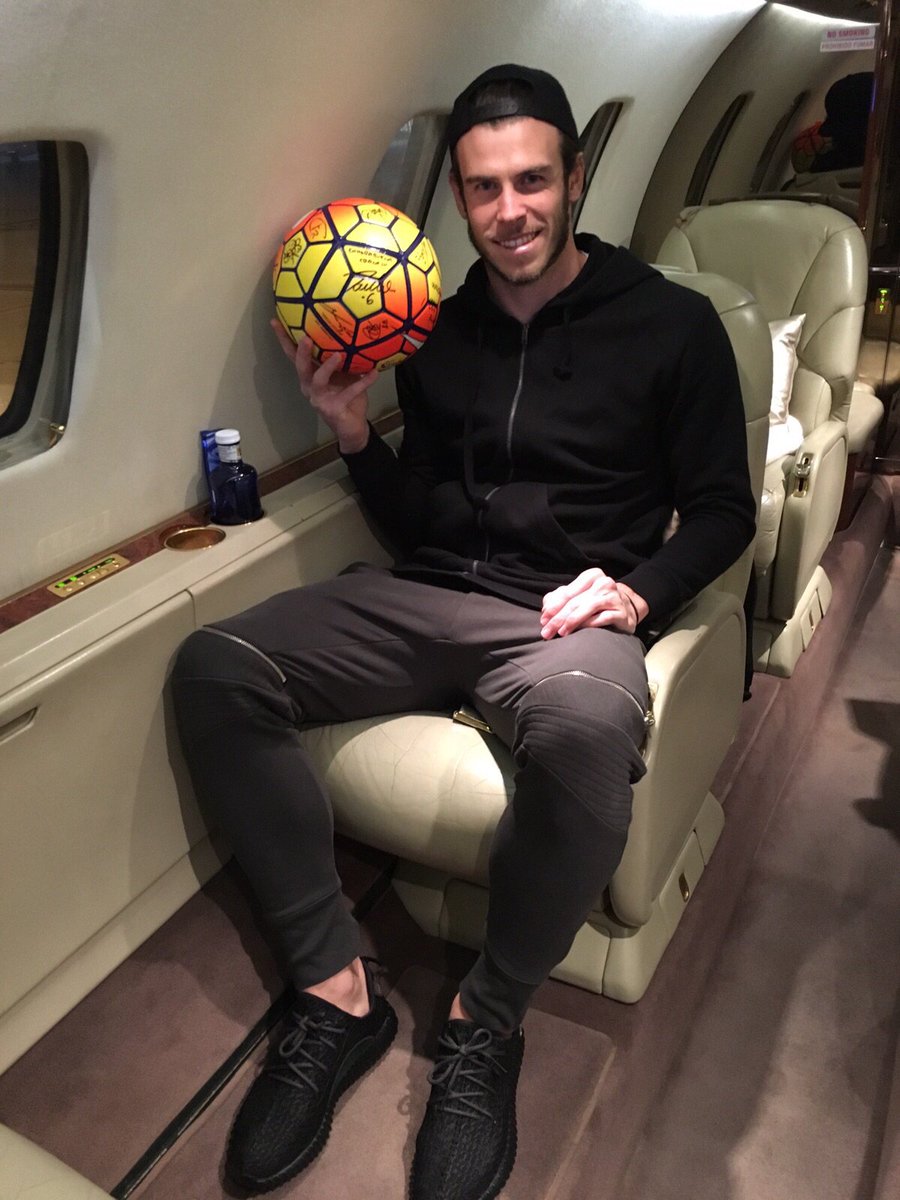 GarethBale11's tweet photo. The perfect Christmas present ⚽️🎁 https://t.co/aRDgD6vkqA