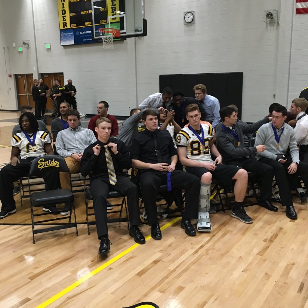 SniderFB's tweet photo. 2015 State Championship #SniderFB Awards Ceremony https://t.co/IMDgP7SBm9