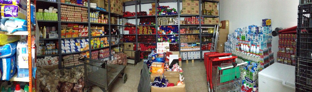 LasAngustias_AB's tweet photo. Finalizó la recogida de alimentos con 3071 kg Gracias a todos  https://t.co/kp1r0TJlD0 https://t.co/rgphUBRUbs