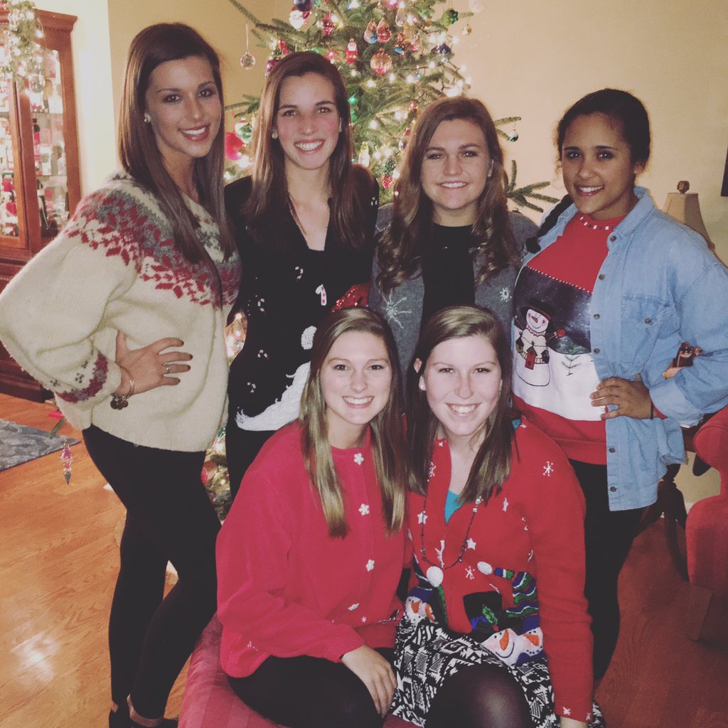 mamabeccss's tweet photo. Santa's lil helpers🎅🏼 https://t.co/tAYQI7LJFc